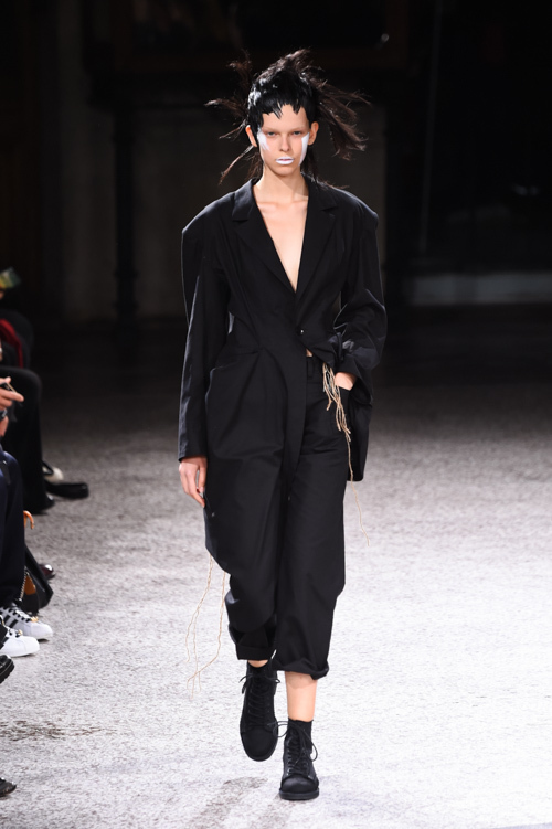 ヨウジヤマモト(Yohji Yamamoto) 2017年春夏ウィメンズコレクション  - 写真37