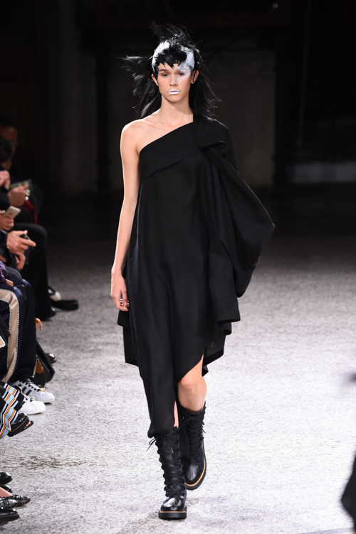 ヨウジヤマモト(Yohji Yamamoto) 2017年春夏ウィメンズコレクション  - 写真39