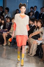 強さも感じるフラワープリント - ユマコシノ(YUMA KOSHINO) 2012年春夏コレクション｜写真9