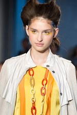 強さも感じるフラワープリント - ユマコシノ(YUMA KOSHINO) 2012年春夏コレクション｜写真32