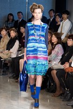 強さも感じるフラワープリント - ユマコシノ(YUMA KOSHINO) 2012年春夏コレクション｜写真35