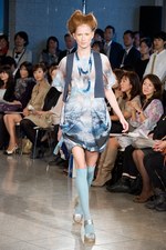 強さも感じるフラワープリント - ユマコシノ(YUMA KOSHINO) 2012年春夏コレクション｜写真46