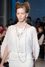 強さも感じるフラワープリント - ユマコシノ(YUMA KOSHINO) 2012年春夏コレクション｜写真51