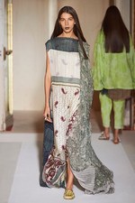 アクネ ストゥディオズ 2017年春夏ウィメンズコレクション - 世界中の文化が手を繋いで輪になる｜写真11