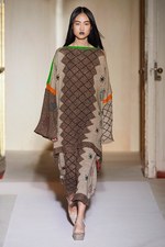 アクネ ストゥディオズ 2017年春夏ウィメンズコレクション - 世界中の文化が手を繋いで輪になる｜写真20