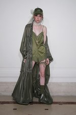 フェンティ プーマ バイ リアーナ 17年春夏 -  ロココ×スポーツ、現代版マリー・アントワネット｜写真13