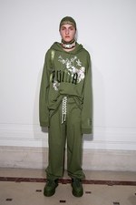 フェンティ プーマ バイ リアーナ 17年春夏 -  ロココ×スポーツ、現代版マリー・アントワネット｜写真23