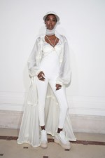 フェンティ プーマ バイ リアーナ 17年春夏 -  ロココ×スポーツ、現代版マリー・アントワネット｜写真31