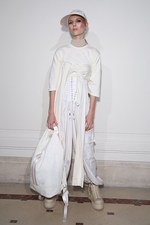 フェンティ プーマ バイ リアーナ 17年春夏 -  ロココ×スポーツ、現代版マリー・アントワネット｜写真39