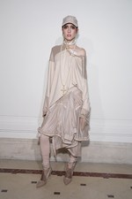 フェンティ プーマ バイ リアーナ 17年春夏 -  ロココ×スポーツ、現代版マリー・アントワネット｜写真47