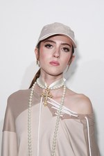 フェンティ プーマ バイ リアーナ 17年春夏 -  ロココ×スポーツ、現代版マリー・アントワネット｜写真48