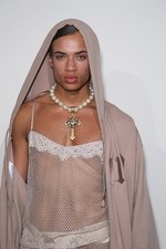 フェンティ プーマ バイ リアーナ 17年春夏 -  ロココ×スポーツ、現代版マリー・アントワネット｜写真50