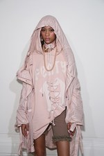 フェンティ プーマ バイ リアーナ 17年春夏 -  ロココ×スポーツ、現代版マリー・アントワネット｜写真67