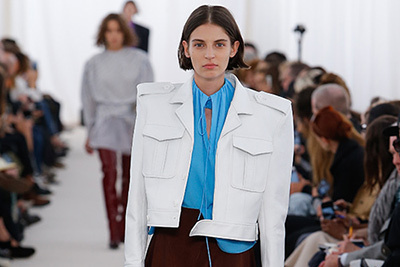 バレンシアガ 2017年春夏コレクション - 興味関心を素材に向けて、新たな挑戦の始まり