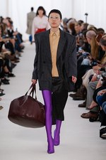 バレンシアガ 2017年春夏コレクション - 興味関心を素材に向けて、新たな挑戦の始まり｜写真11