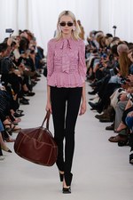 バレンシアガ 2017年春夏コレクション - 興味関心を素材に向けて、新たな挑戦の始まり｜写真16