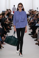 バレンシアガ 2017年春夏コレクション - 興味関心を素材に向けて、新たな挑戦の始まり｜写真17