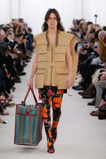 バレンシアガ 2017年春夏コレクション - 興味関心を素材に向けて、新たな挑戦の始まり｜写真19