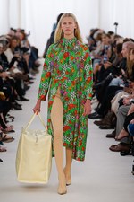 バレンシアガ 2017年春夏コレクション - 興味関心を素材に向けて、新たな挑戦の始まり｜写真29