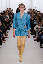 バレンシアガ 2017年春夏コレクション - 興味関心を素材に向けて、新たな挑戦の始まり｜写真32