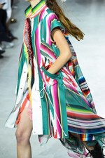 sacai 2017年春夏コレクション - フレアラインの新生ユニフォーム｜写真7