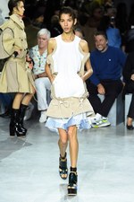 sacai 2017年春夏コレクション - フレアラインの新生ユニフォーム｜写真21