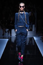 エンポリオ アルマーニ  2017年春夏ウィメンズコレクション - ブランド初パリでのランウェイショー｜写真3