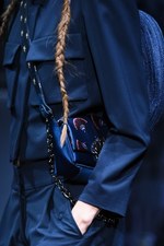 エンポリオ アルマーニ  2017年春夏ウィメンズコレクション - ブランド初パリでのランウェイショー｜写真4