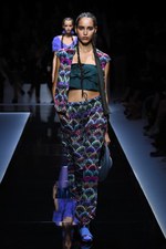 エンポリオ アルマーニ  2017年春夏ウィメンズコレクション - ブランド初パリでのランウェイショー｜写真107