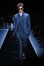 エンポリオ アルマーニ  2017年春夏ウィメンズコレクション - ブランド初パリでのランウェイショー｜写真12