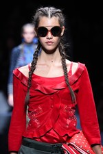 エンポリオ アルマーニ  2017年春夏ウィメンズコレクション - ブランド初パリでのランウェイショー｜写真20