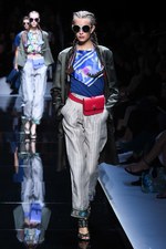 エンポリオ アルマーニ  2017年春夏ウィメンズコレクション - ブランド初パリでのランウェイショー｜写真26