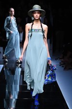 エンポリオ アルマーニ  2017年春夏ウィメンズコレクション - ブランド初パリでのランウェイショー｜写真38