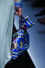 エンポリオ アルマーニ  2017年春夏ウィメンズコレクション - ブランド初パリでのランウェイショー｜写真39