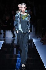 エンポリオ アルマーニ  2017年春夏ウィメンズコレクション - ブランド初パリでのランウェイショー｜写真41