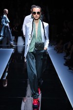 エンポリオ アルマーニ  2017年春夏ウィメンズコレクション - ブランド初パリでのランウェイショー｜写真44