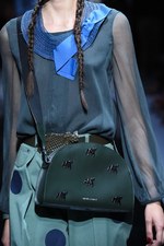 エンポリオ アルマーニ  2017年春夏ウィメンズコレクション - ブランド初パリでのランウェイショー｜写真50