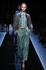 エンポリオ アルマーニ  2017年春夏ウィメンズコレクション - ブランド初パリでのランウェイショー｜写真51