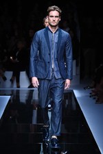 エンポリオ アルマーニ  2017年春夏ウィメンズコレクション - ブランド初パリでのランウェイショー｜写真54