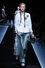 エンポリオ アルマーニ  2017年春夏ウィメンズコレクション - ブランド初パリでのランウェイショー｜写真55