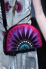 エンポリオ アルマーニ  2017年春夏ウィメンズコレクション - ブランド初パリでのランウェイショー｜写真62