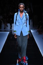 エンポリオ アルマーニ  2017年春夏ウィメンズコレクション - ブランド初パリでのランウェイショー｜写真75