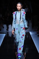 エンポリオ アルマーニ  2017年春夏ウィメンズコレクション - ブランド初パリでのランウェイショー｜写真87