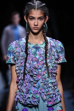 エンポリオ アルマーニ  2017年春夏ウィメンズコレクション - ブランド初パリでのランウェイショー｜写真89