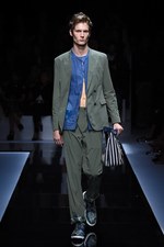 エンポリオ アルマーニ  2017年春夏ウィメンズコレクション - ブランド初パリでのランウェイショー｜写真95