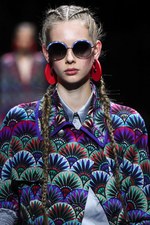 エンポリオ アルマーニ  2017年春夏ウィメンズコレクション - ブランド初パリでのランウェイショー｜写真97