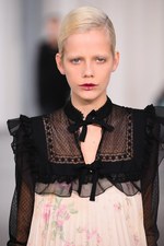 ヴェロニク ブランキーノ 2017年春夏コレクション - 開放感と目覚める少女性｜写真3