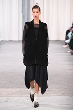 ヴェロニク ブランキーノ 2017年春夏コレクション - 開放感と目覚める少女性｜写真4