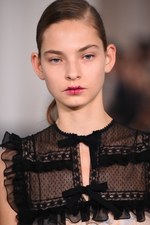 ヴェロニク ブランキーノ 2017年春夏コレクション - 開放感と目覚める少女性｜写真7