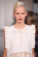 ヴェロニク ブランキーノ 2017年春夏コレクション - 開放感と目覚める少女性｜写真32